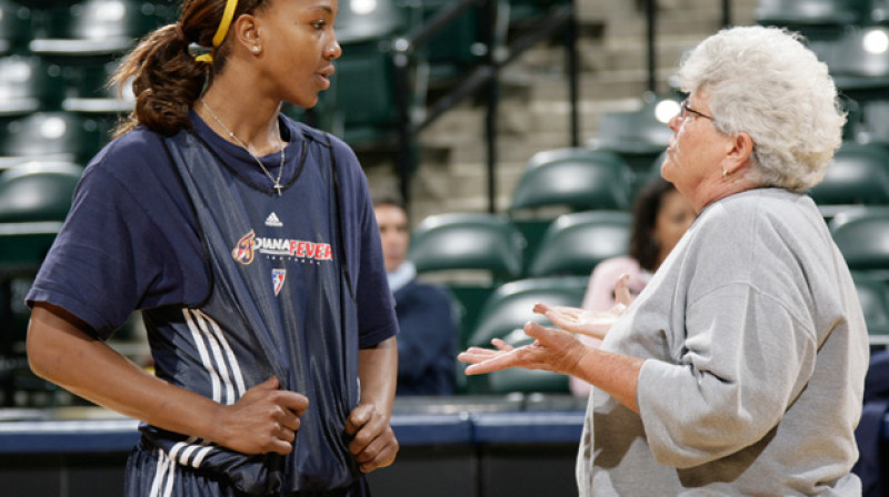 Tamika Catchings un "Indiana Fever" galvenā trenere Lin Dunn
Foto: wnba.com