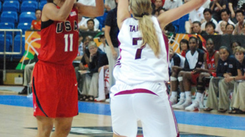 Zane Tamane spēlē ar ASV
Foto: USA Basketball
