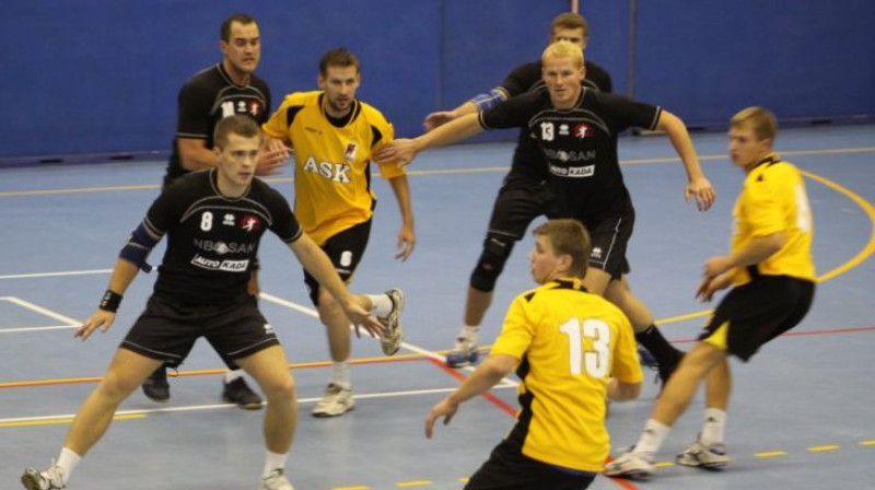 "LSPA" un "ASK" komandu cīņa Rīgas čempionātā
Foto: Sandra Škutāne