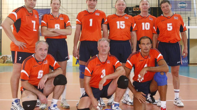 Latvijas komanda vecuma grupā no 40 - 49 gadiem
Foto: www.cev.lu