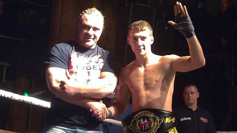 Mārtiņš Egle (pa kreisi) un Oļegs Jabloņins
Foto: fightclub.lv