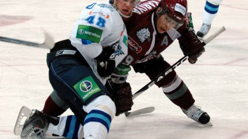 Martins Karija spēlē pret Astanas ''Barys''
Foto: Romāns Kokšarovs, Sporta Avīze, f64
