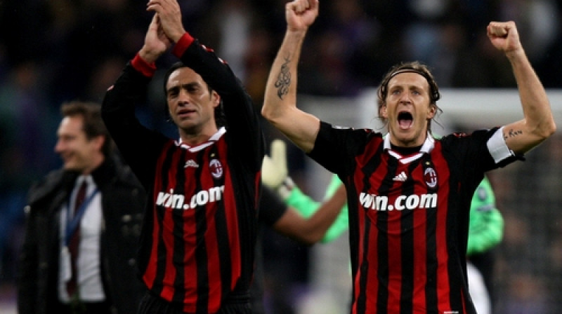 Alesandro Nesta un Masimo Ambrozini pēc finālsvilpes
Foto: EMPICS Sport/Scanpix