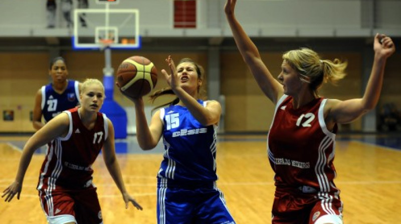 Uzbrukumā Ieva Krastiņa
Foto: skcesis.lv