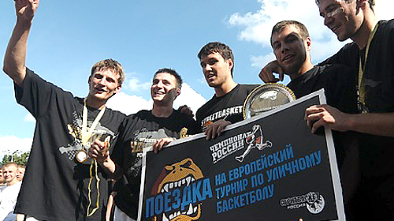 2009.gada Krievijas čempionvienība "Tauras Fenix"
Foto: streetbasket.ru