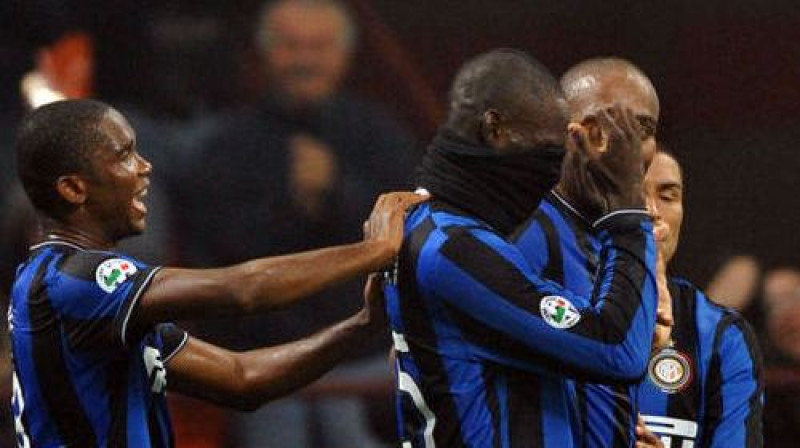 Priekšplānā Eto'O un Balotelli
Foto: AFP/Scanpix