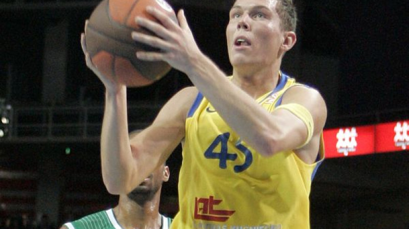 Dairis Bertāns 
Foto: Romāns Kokšarovs, Sporta Avīze, f64