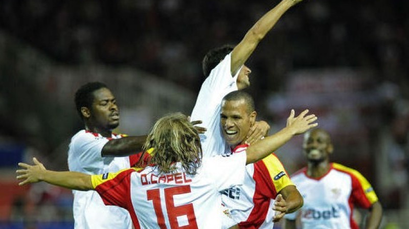 ''Sevilla'' futbolisti līksmo
Foto: AFP/Scanpix