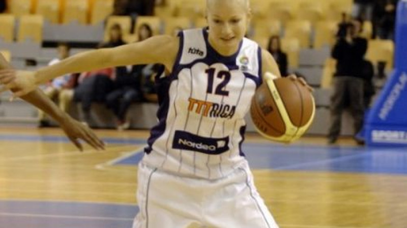 Dita Krūmberga
Foto: Romāns Kokšarovs, Sporta Avīze, f64