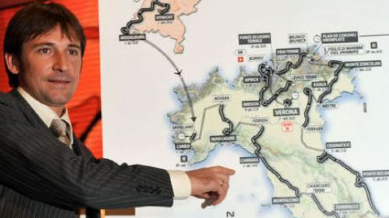 2009. gada "Giro" uzvarētājs Deniss Menšovs
Foto: AFP