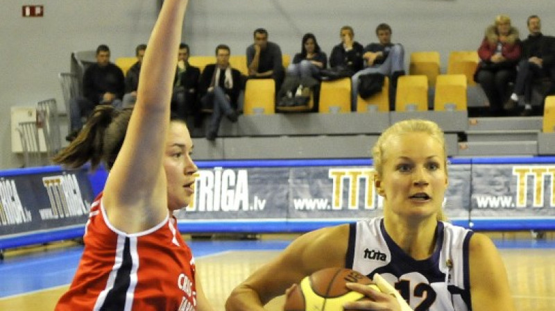 #12 Dita Krūmberga
Foto: Romualds Vambuts, Sportacentrs.com