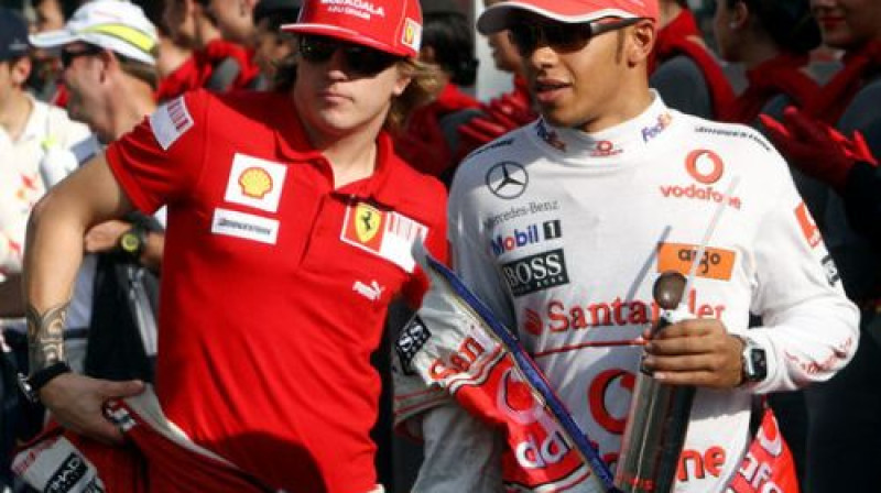 Vai Kimi Raikonens un Luiss Hamiltons nākamgad būs komandas biedri?
Foto: PA Wire