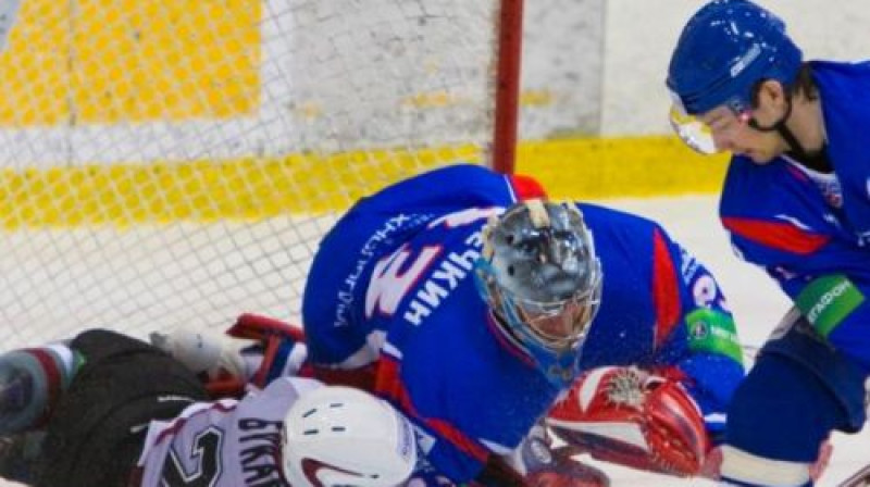 Vakar Košečkins palīdzēja ''Lada'' vienībai pārspēt Rīgas ''Dinamo'' - 3:2
Foto: hclada.ru