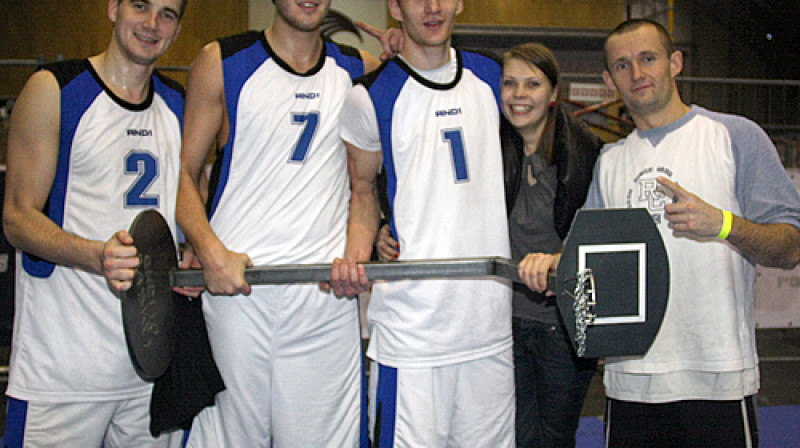 "Ghetto Basket Winter Edition" čempionvienība "Gazprom Transgaz Jugorsk"
Foto: Renārs Buivids