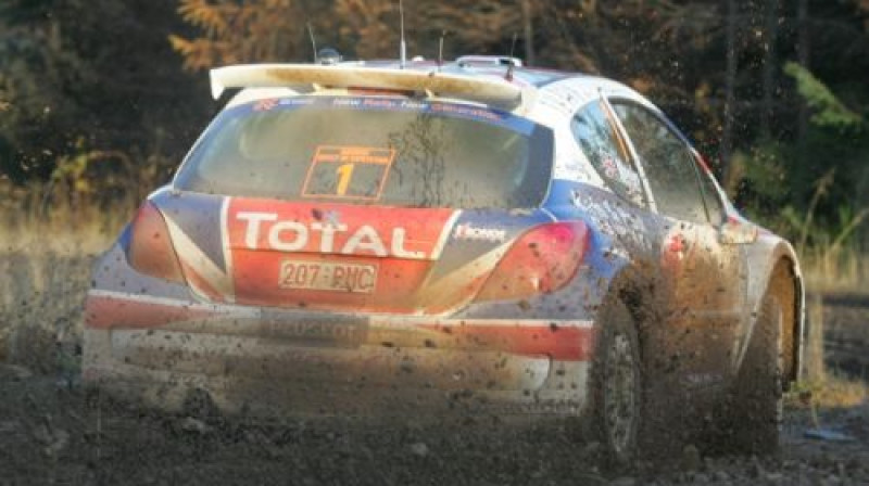 Rallija uzvarētājs Kriss Mīke
Foto: www.ircseries.com