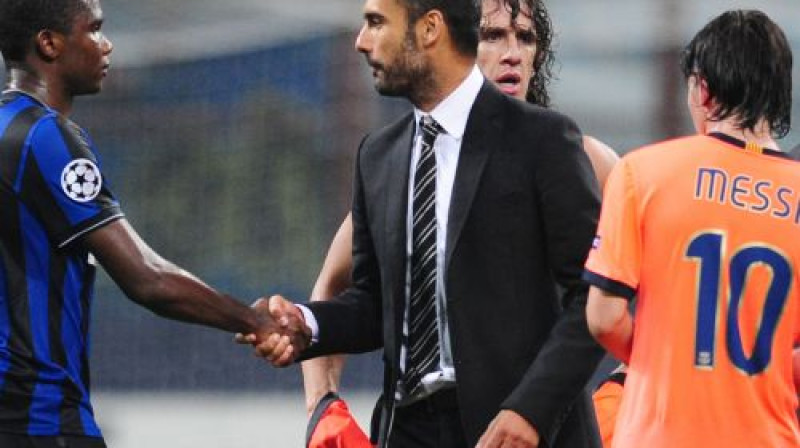 Pepe Gvardiola paspiež roku ''Inter'' uzbrucējam Semjuelam Eto'O pēc abu komandu pirmās spēles (0:0)
Foto: AFP/Scanpix