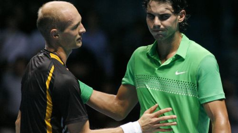 Nikolajs Davidenko un Rafaels Nadals neilgi pēc mača beigām
Foto: AFP/Scanpix
