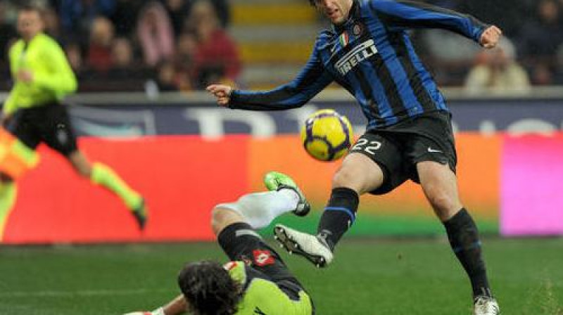 No spēles Djego Milito neiesita, bet pendeli gan
Foto: AFP/Scanpix
