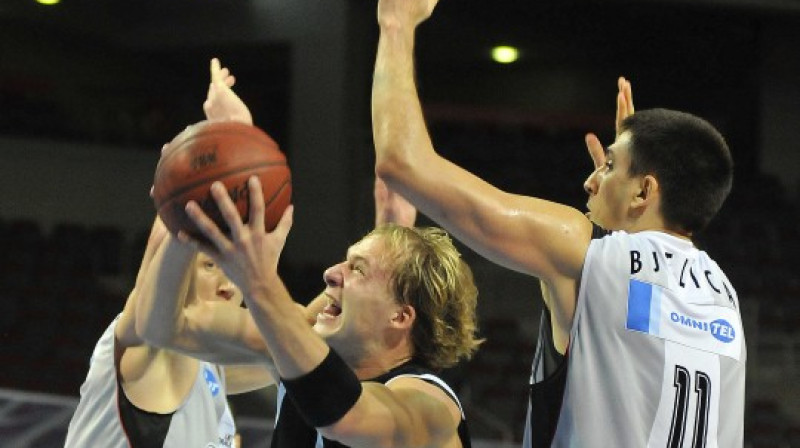 Pirms divām nedēļām "Lietuvos Rytas" Rīgā pagarinājumā pieveica VEF
Foto: Romualds Vambuts