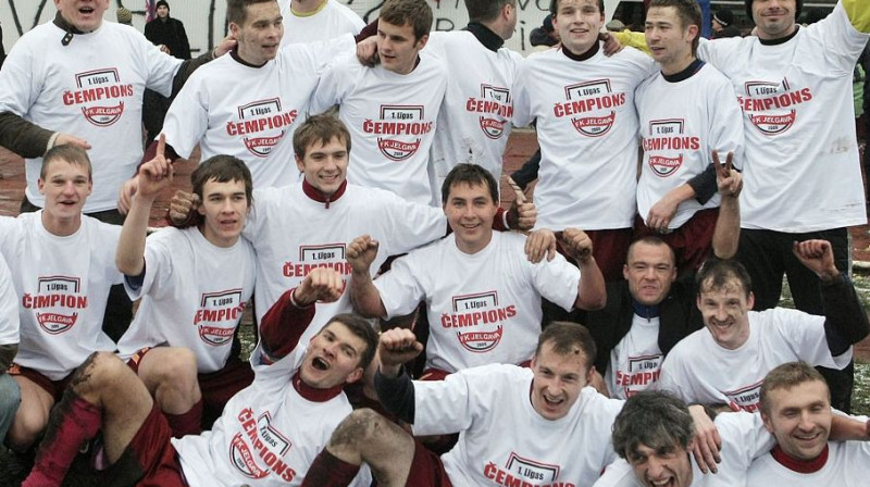 "Jelgava" - 2009. gada 1. līgas čempione
Foto: Ivars Veiliņš, www.jelgavasvestnesis.lv