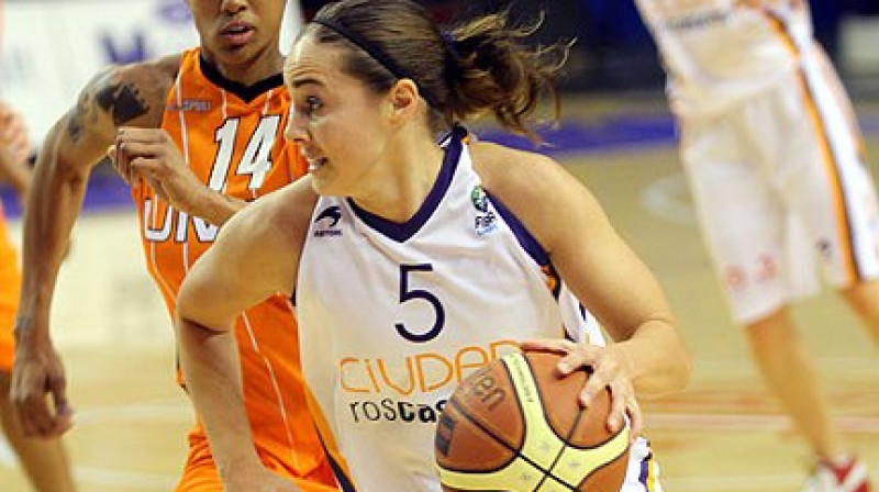 #5 Becky Hammon vs 2006 WNBA Finals MVP Deanna Nolan
Foto: fibaeurope.com