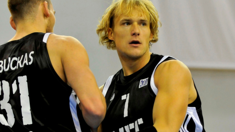 Arnas Labuckas un Martinas Mažeika
Foto: Romāns Kokšarovs, Sporta Avīze, f64