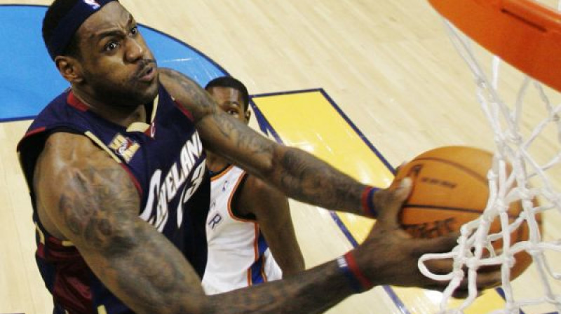 Lebrons Džeimss mačā pret "Thunder" 
Foto: AP/Scanpix