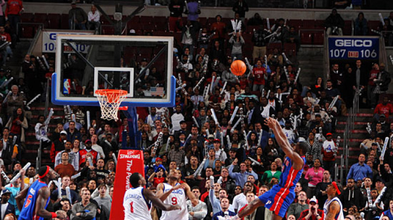Rodnijs Stakijs spēlē pret "76ers" gūstot izšķirošo uzvaras grozu.
Foto: nba.com