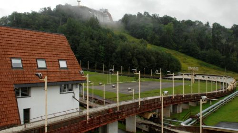 Siguldas kamaniņu un bobsleja trase
Foto: Romāns Kokšarovs, Sporta Avīze, f64