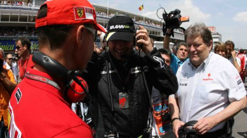 Mihaels Šūmahers, Ross Brauns un Norberts Haugs šogad pārstāvēs "Mercedes GP" komandu
Foto: AFP/Scanpix