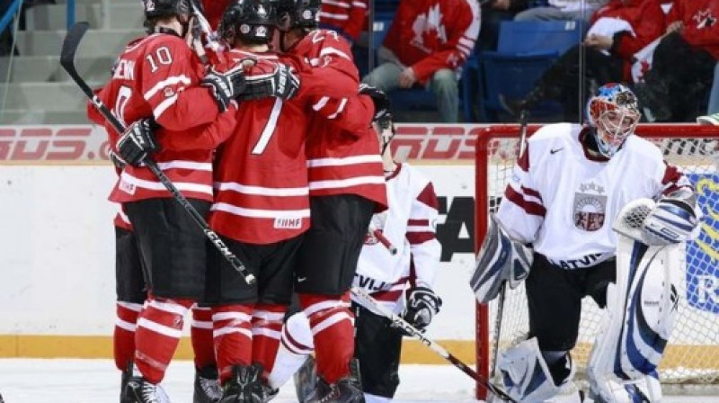 Latvijas junioru hokeja izlase tagad pēc sagrāvēs vārēs atbildēt uz jautājumu - vai šī ir komanda, vai tikai sapņotāji par NHL draftiem?