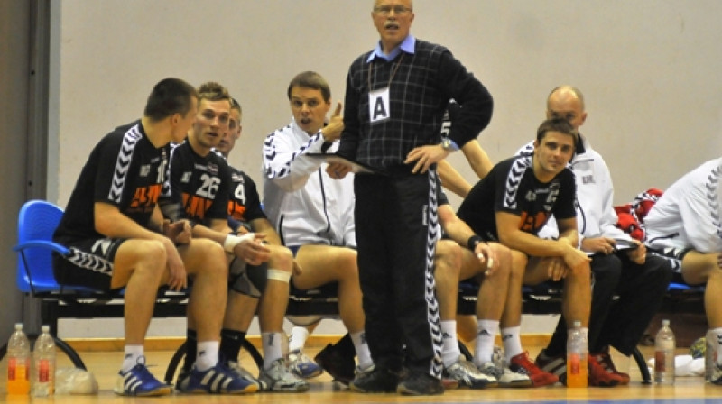 Trenerim Andrim Gulbim un viņa asistentiem nodota viela pārdomām
Foto: Romualds Vambuts, sportacentrs.com