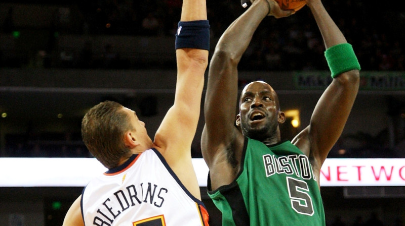 Andris Biedriņš spēlē pret "Celtics"
Foto: AFP/Scanpix