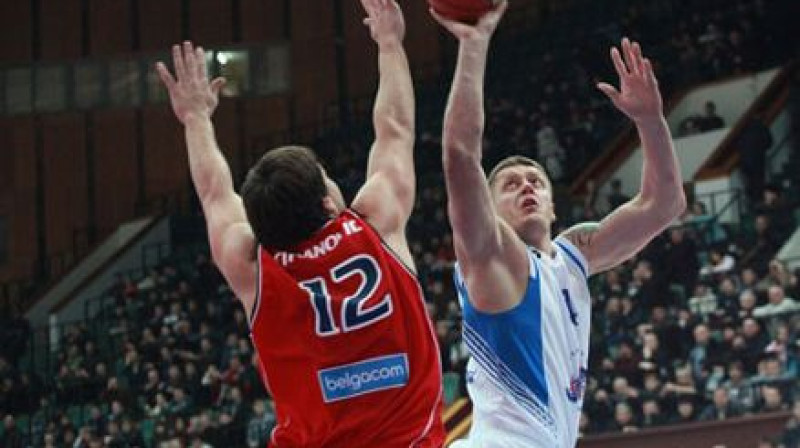 Kaspars Kambala uzbrukumā
Foto: FIBA Europe