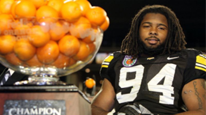 Adrians Kleiborns un "Orange Bowl" kauss
Foto: AP/Scanpix