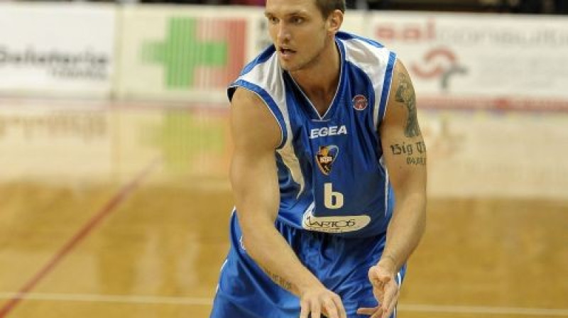 Armands Šķēle vēl Neapoles kluba sastāvā
Foto: Digitale/Scanpix