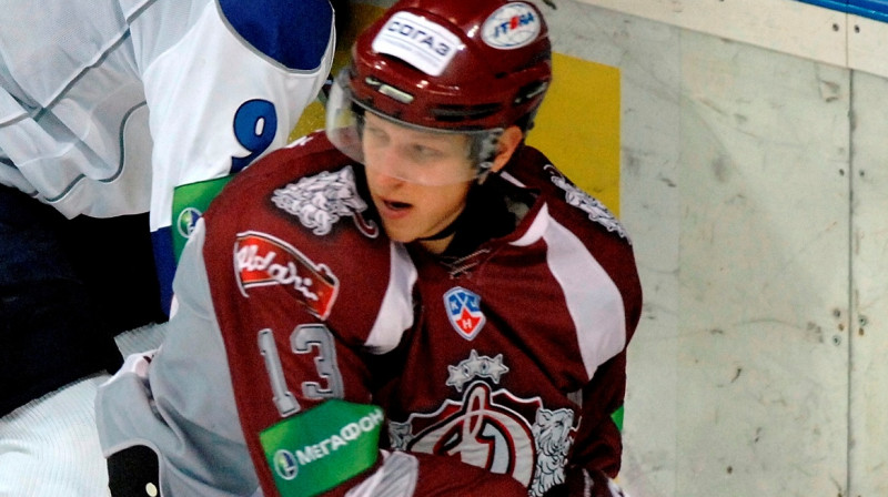 Guntis Galviņš centās uzņemties iniciatīvu.
Foto: Romāns Kokšarovs, Sporta Avīze, f64