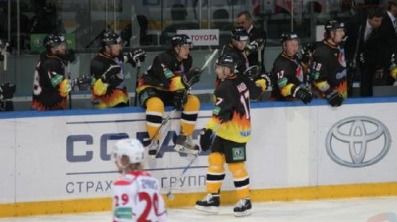 Čerepovecas ''Severstal'' hokejisti šovakar ieguva divus punktus - uzvara pēcspēles metienu sērijā pār Maskavas ''Dinamo''
Foto: severstalclub.ru