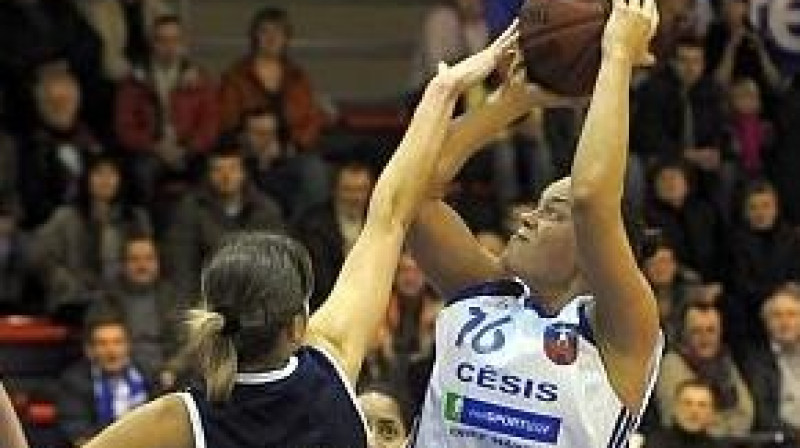 Kristen Mann
Foto: skcesis.lv