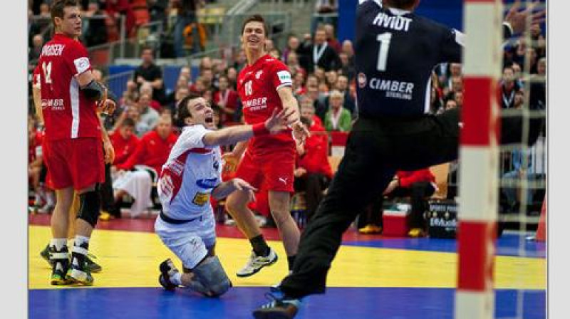Dānis uzbrūk austriešu vārtiem
Foto: AFP/Scanpix