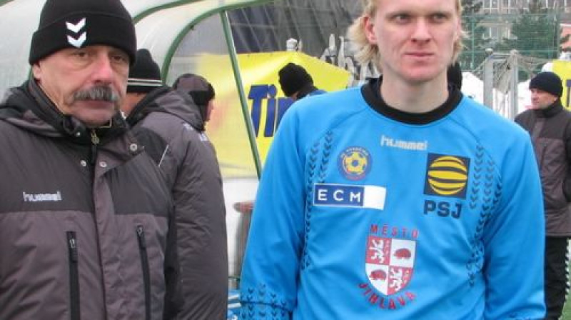 Maksims Uvarenko ticis uzspēlēt pret Denisu Romanovu
Foto: www.fcvysocina.cz