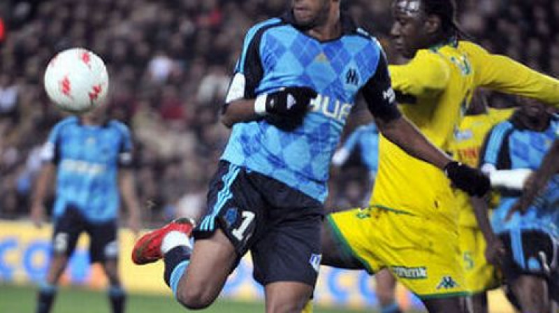 Grandāns cīņā par bumbu ar ''Nantes'' futbolistu
Foto: AFP