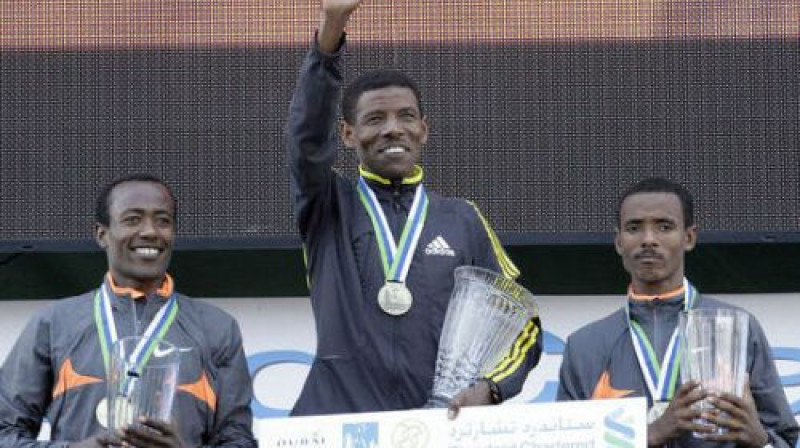 Dubajas maratona godalgoto vietu ieguvēji
Foto: AFP