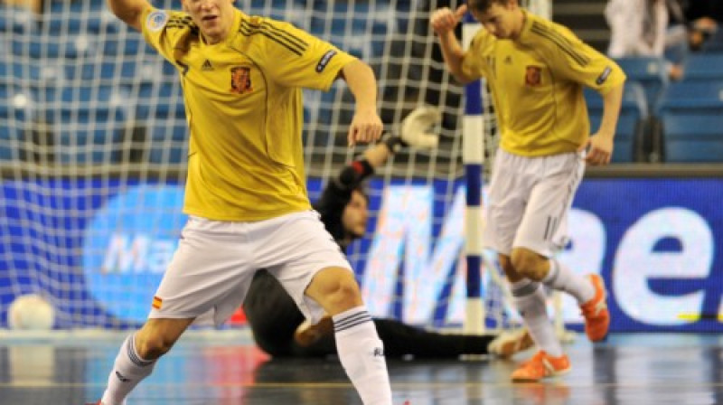 Spāņu futbolists Ortiss priecājas par vārtu guvumu
Foto: AP/ Scanpix Sweden