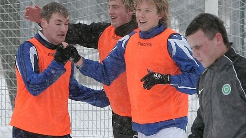 "Jelgava" (oranžajos kreklos) priecājas
Foto: Ivars Veiliņš, www.jelgavasvestnesis.lv