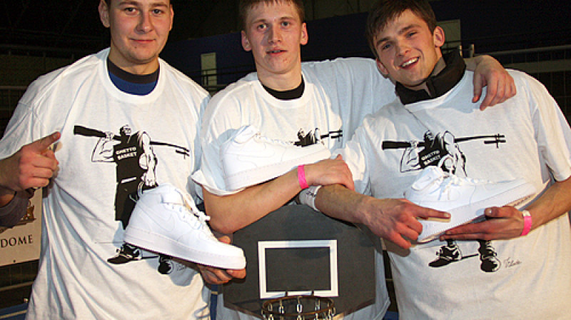 "GBWE" ielu basketbolā uzvarēja "Moonshine Brothers"
Foto: Renārs Buivids