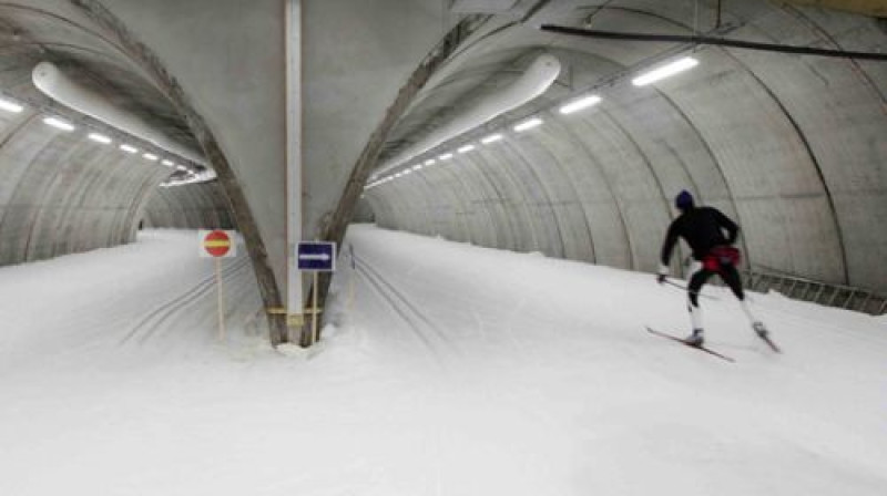 Ailers šobrīd domā, ka nāksies slēpot trubā. Jebkurā gadījumā - labāk nekā tajā pūst...
Foto: www.anthromodernity.com