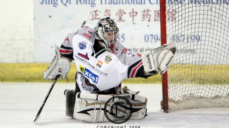 Hull Stingrays vārtos Mārtiņš Raitums
