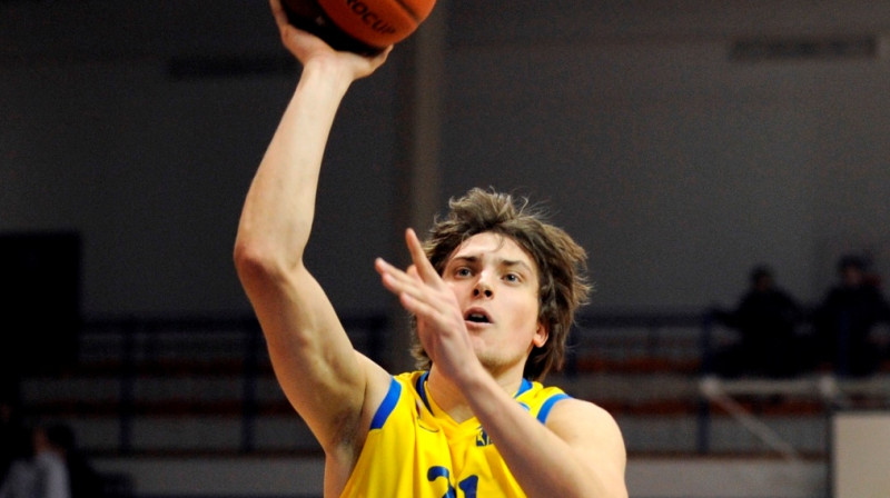 Ernests Kalve 
Foto: Romāns Kokšarovs, Sporta Avīze, f64