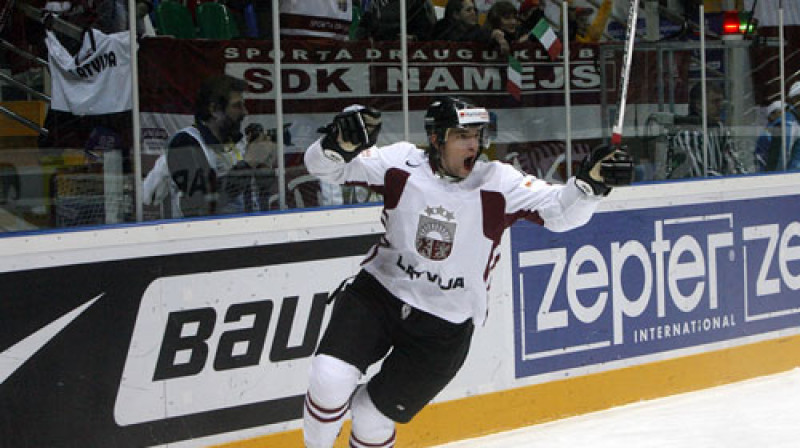 Jācer, lai šādu priecīgu momentu šodien būtu vairāk
Foto: Romāns Kokšarovs, Sporta Avīze, f64
